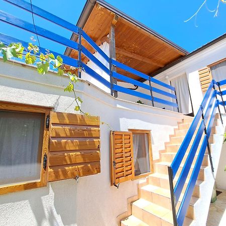 Family Apartment In Center Of Murter Esterno foto