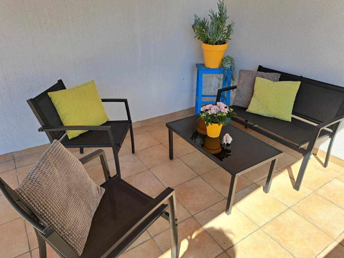 Family Apartment In Center Of Murter Esterno foto